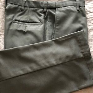 Men’s Olive green Haggar pants. 34x30